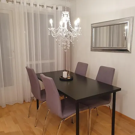 Praktisk Pa 51m3 Leies Ut Apartment
